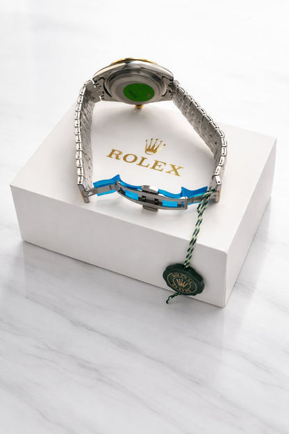 Luxury Two-Tone Day-Date Style Watch – Gold & Silver